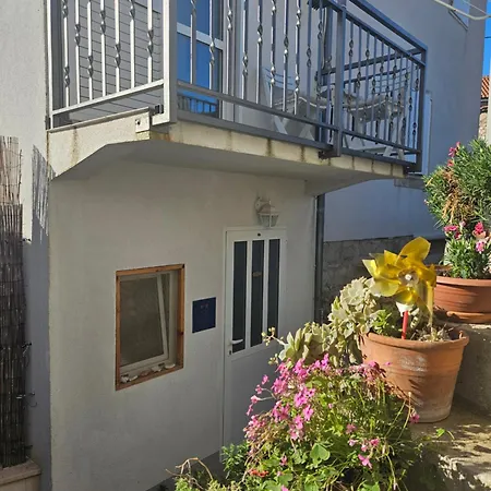 Apartament Sara-vis *